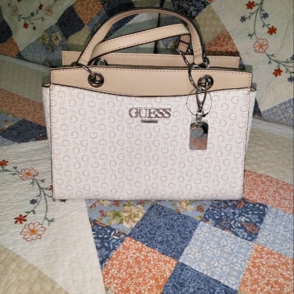 A very nice guess handbag